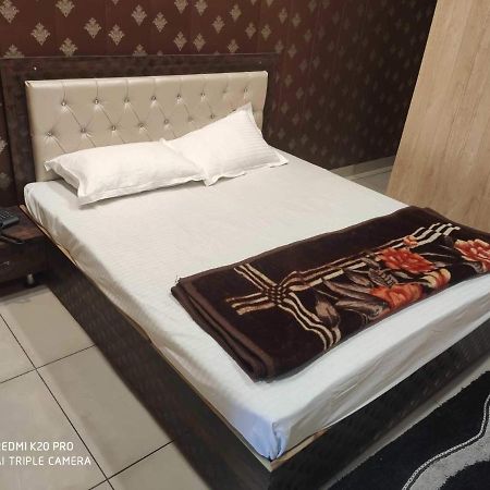 Hotel 7 Deep Ludhiana Buitenkant foto