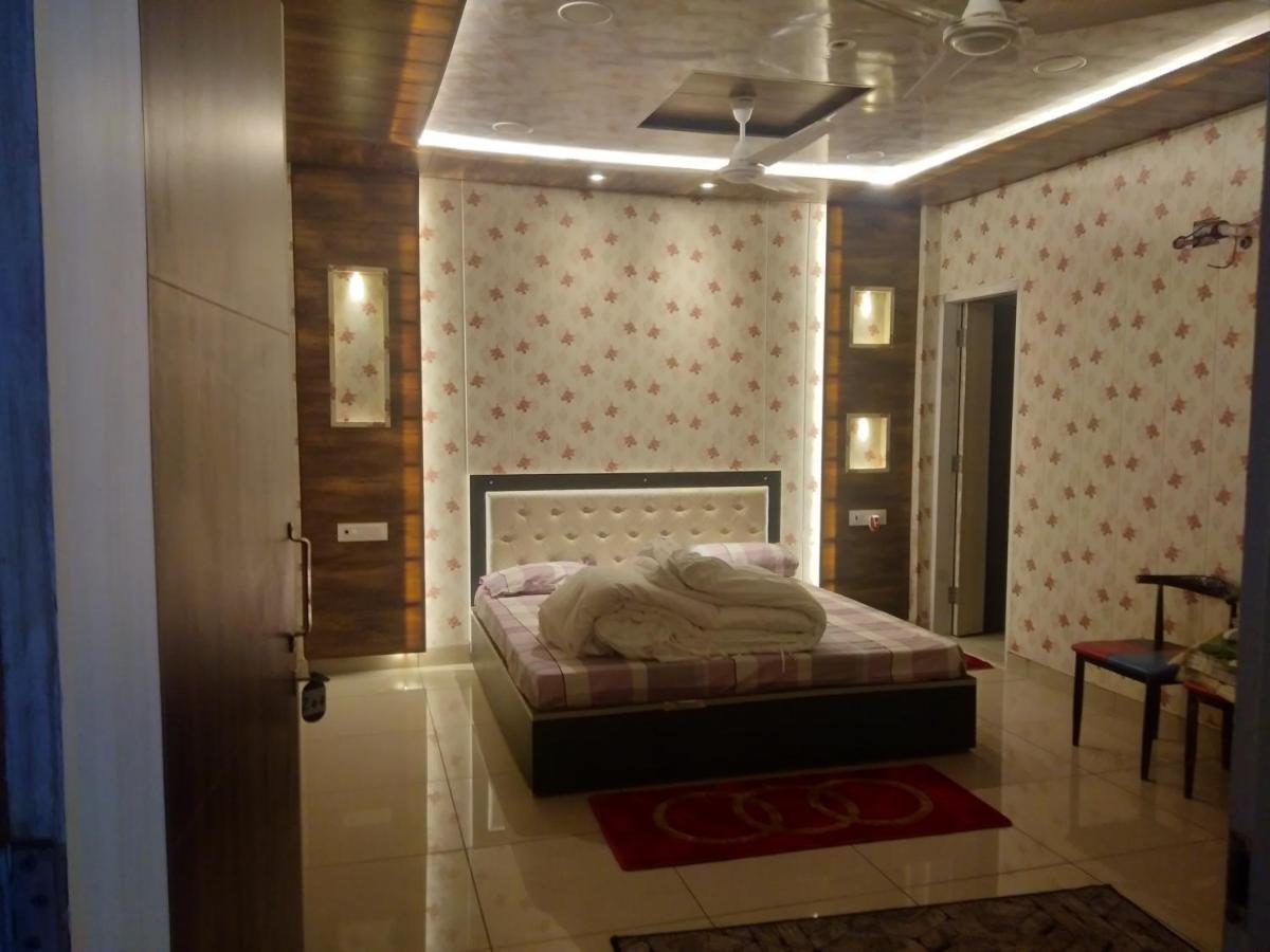 Hotel 7 Deep Ludhiana Buitenkant foto