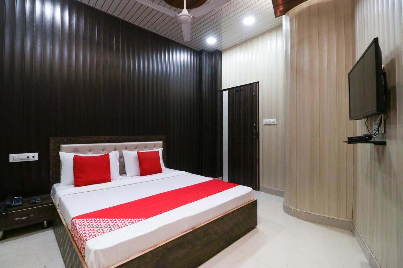 Hotel 7 Deep Ludhiana Buitenkant foto